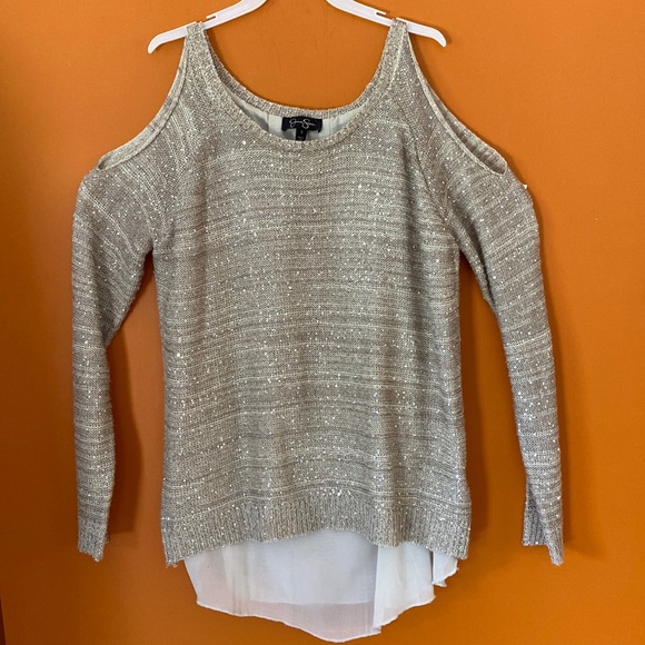 Jessica Simpson ladies cold shoulder sweater with sparkles in size small. - Picture 1 of 9